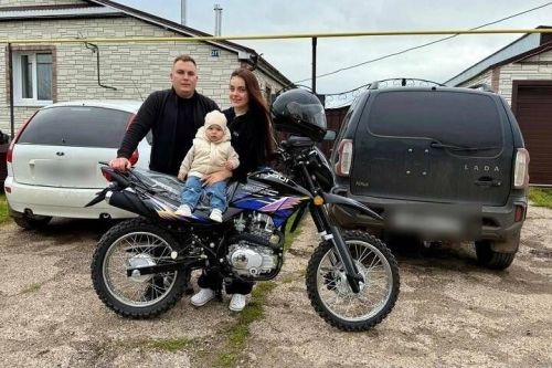 Семья фермеров из Новошешминского района передала бойцам СВО новый мотоцикл