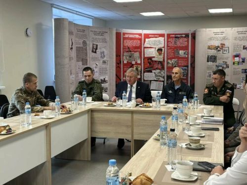 Глава Заинского района встретился с военнослужащими, вернувшимися в отпуск