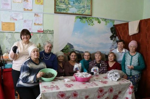 Волонтеры Нурлатского района отправили в зону СВО около 5 тыс. пакетиков чая