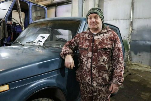 «Фронту в основном нужны «Нивы» и «УАЗ»: как волонтеры Нурлата готовят технику для СВО