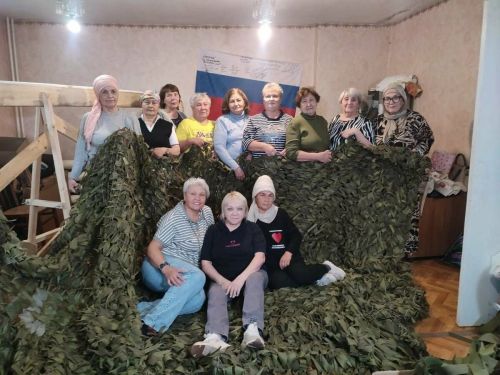 Волонтеры Лениногорска изготовили 700 масксетей и наладили пошив плащей для СВО